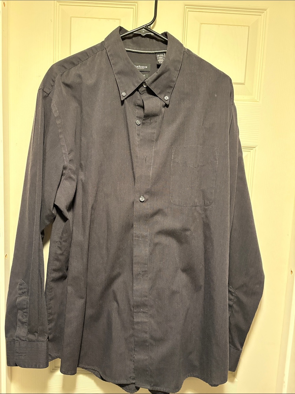 Van Heusen Men's Charcoal Gray Button-Down Dress Shirt
